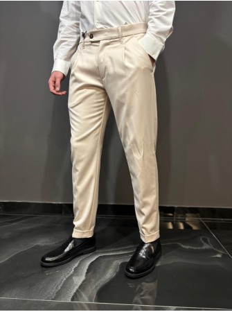 Pantalone strutturato con risvolto