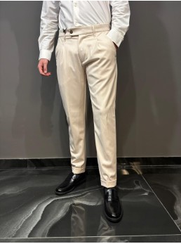 Pantalone strutturato con risvolto