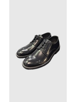 Scarpa stringata