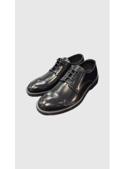 Scarpa stringata