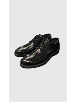 Scarpa stringata