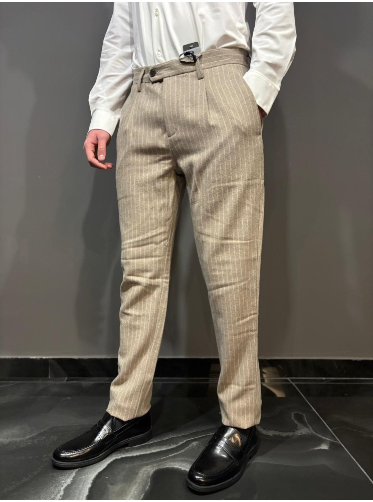 Pantalone strutturato gessato