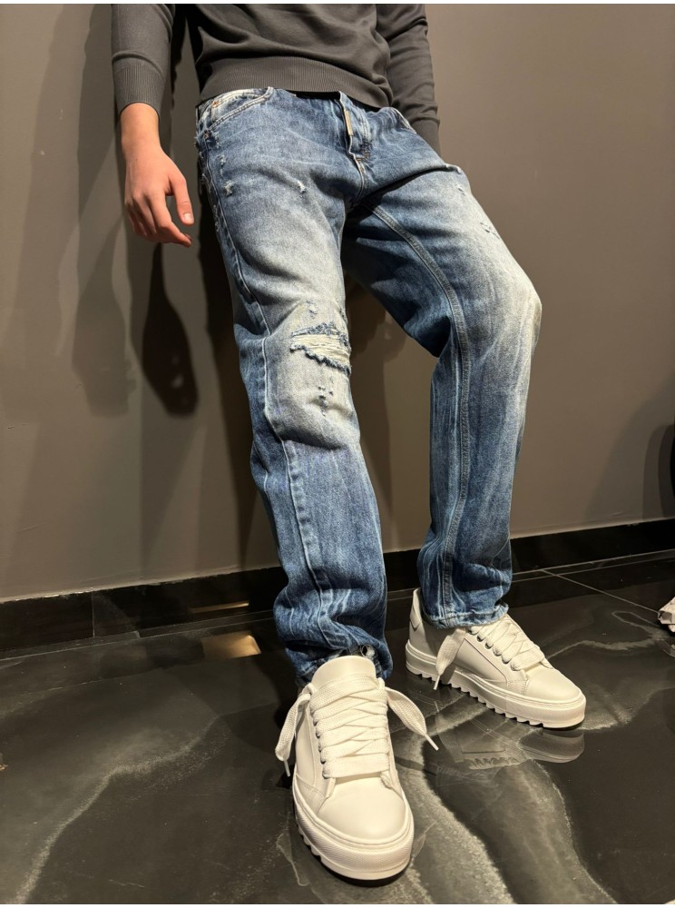 Jeans destroyed